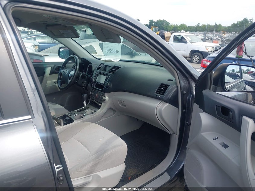 2013 Toyota Highlander VIN 5TDZA3EH4DS037768 IAAI salvage auction — MECHANICAL, Repossession Paperwork (North Carolina), sold $925 on 2026-07-29 (photo 5)