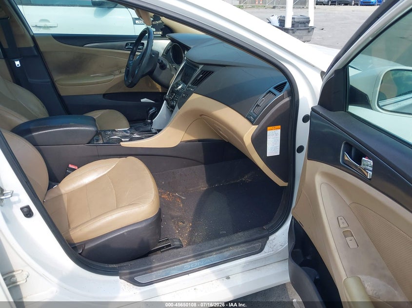 2012 Hyundai Sonata VIN KMHEC4A48CA023137 IAAI salvage auction — NORMAL WEAR, Clear (North Carolina), sold $250 on 2026-07-30 (photo 5)