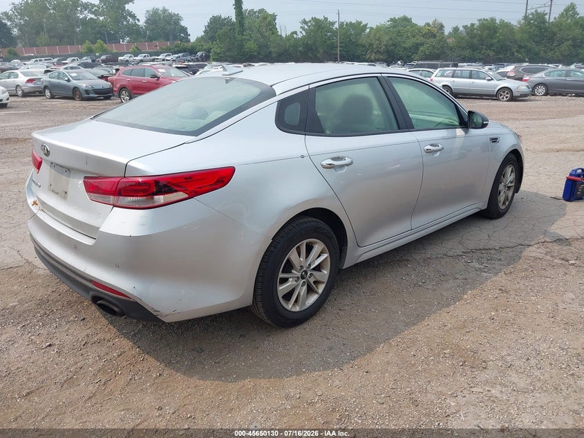 2018 Kia Optima VIN 5XXGT4L36JG209018 IAAI salvage auction — INTERIOR BURN, Salvage Title, sold $625 on 2026-07-31 (photo 4)