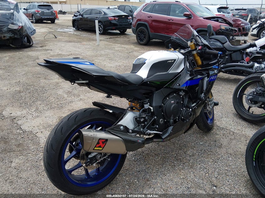 2022 Yamaha Yzf VIN JYARN67E1NA000552 IAAI salvage auction — REAR END, Salvage Title, sold $13,250 on 2026-08-21 (photo 4)