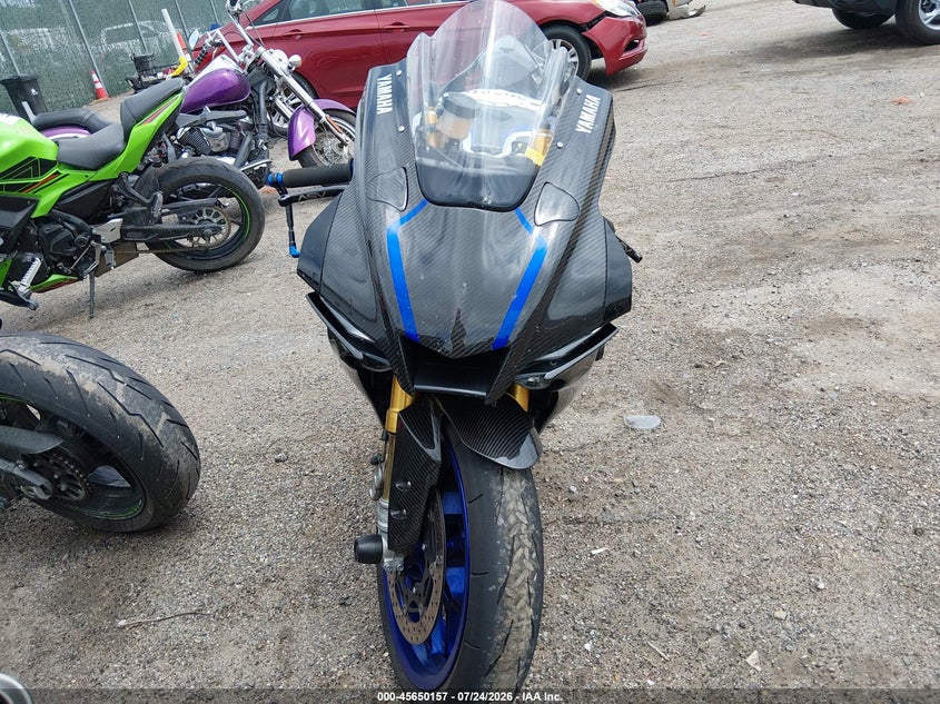 2022 Yamaha Yzf VIN JYARN67E1NA000552 IAAI salvage auction — REAR END, Salvage Title, sold $13,250 on 2026-08-21 (photo 5)