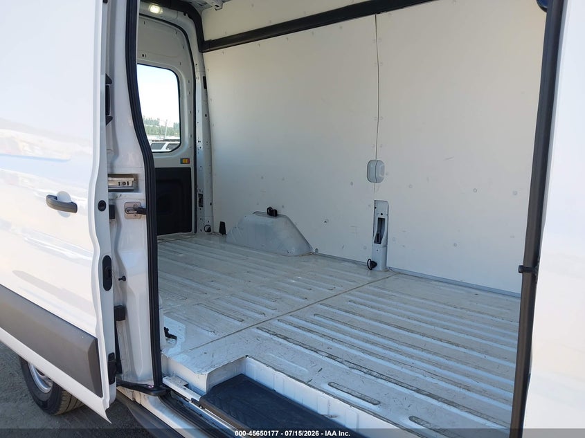 2017 Ford Transit-350 VIN 1FTBW2XM0HKB28041 IAAI salvage auction — NORMAL WEAR, Sf97 (Washington), sold $10,600 on 2026-07-29 (photo 8)