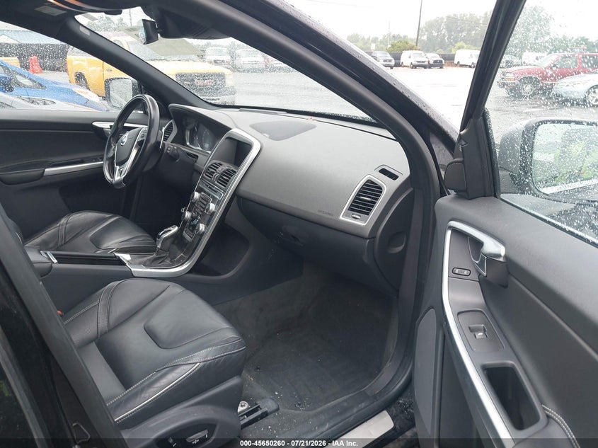 2016 Volvo Xc60 VIN YV4902RS7G2785278 IAAI salvage auction — HAIL, Salvage Title, sold $8,250 on 2026-10-06 (photo 5)