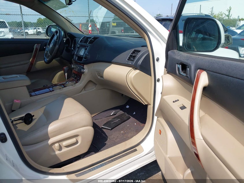 2013 Toyota Highlander VIN 5TDDK3EH6DS264189 IAAI salvage auction — FRONT END, Repossession Paperwork (North Carolina), sold $1,700 on 2026-07-29 (photo 5)