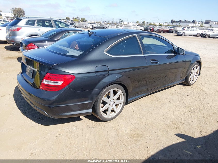 2013 Mercedes-benz C-klasse VIN WDDGJ4HB5DG023334 IAAI salvage auction — NORMAL WEAR, Clear - Dealer Only (California), sold $25 on 2026-07-29 (photo 4)