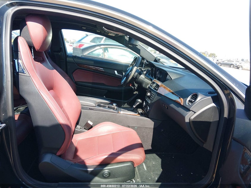 2013 Mercedes-benz C-klasse VIN WDDGJ4HB5DG023334 IAAI salvage auction — NORMAL WEAR, Clear - Dealer Only (California), sold $25 on 2026-07-29 (photo 5)
