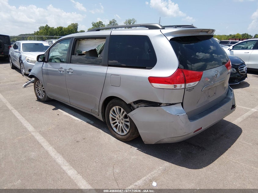 2011 Toyota Sienna VIN 5TDYK3DCXBS115496 IAAI salvage auction — FRONT & REAR, Salvage (Tennessee), sold $200 on 2026-07-28 (photo 3)