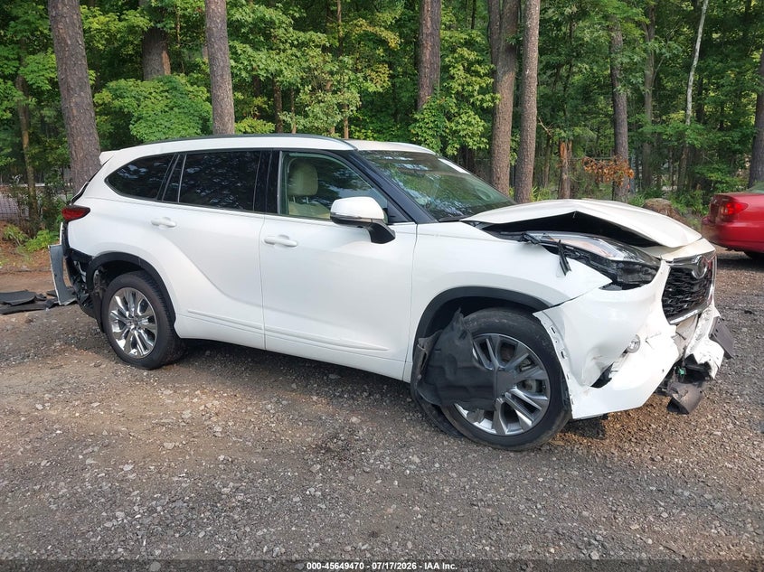 2020 Toyota Highlander VIN 5TDDZRBH3LS013180 — IAAI salvage auction photo