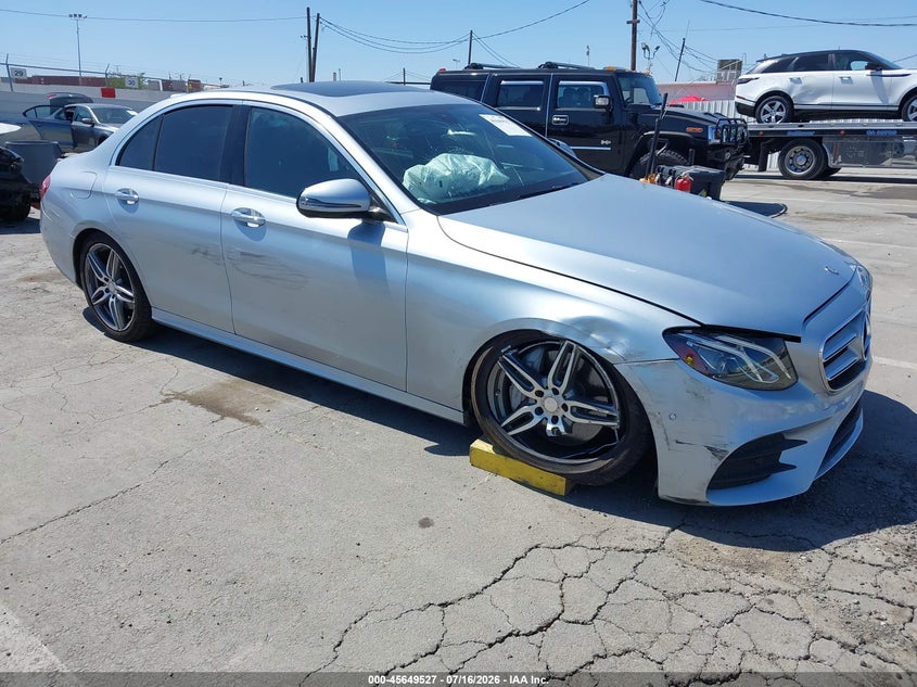 2017 Mercedes-benz E-klasse VIN WDDZF4JB0HA100091 IAAI salvage auction — RIGHT FRONT, Salvage (California), sold $4,700 on 2026-08-12 (photo 1)