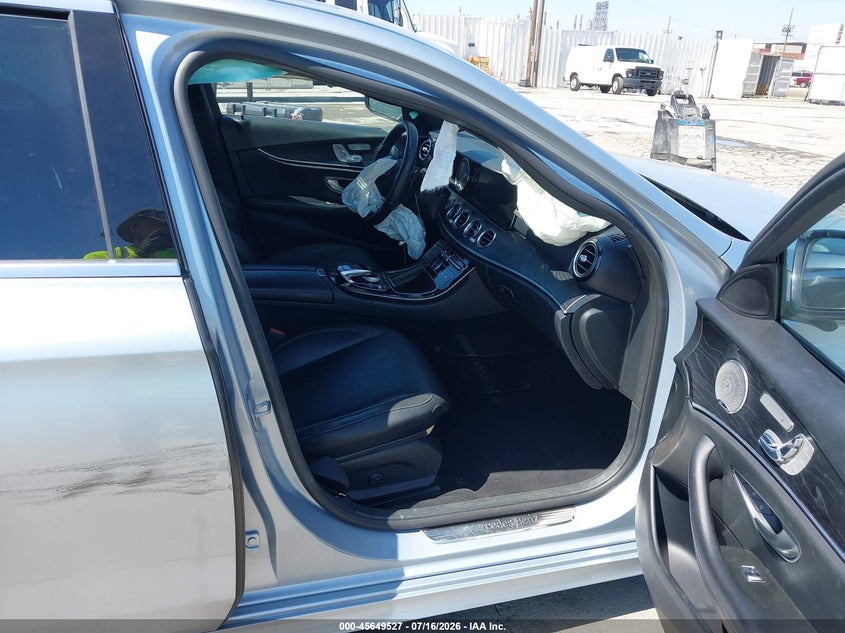 2017 Mercedes-benz E-klasse VIN WDDZF4JB0HA100091 IAAI salvage auction — RIGHT FRONT, Salvage (California), sold $4,700 on 2026-08-12 (photo 5)
