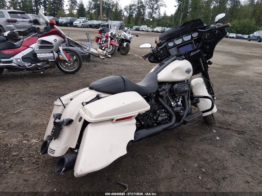 2023 Harley-davidson Street glide VIN 1HD1KRP14PB604634 IAAI salvage auction — RIGHT SIDE, Salvage Title, sold $8,400 on 2026-09-16 (photo 4)
