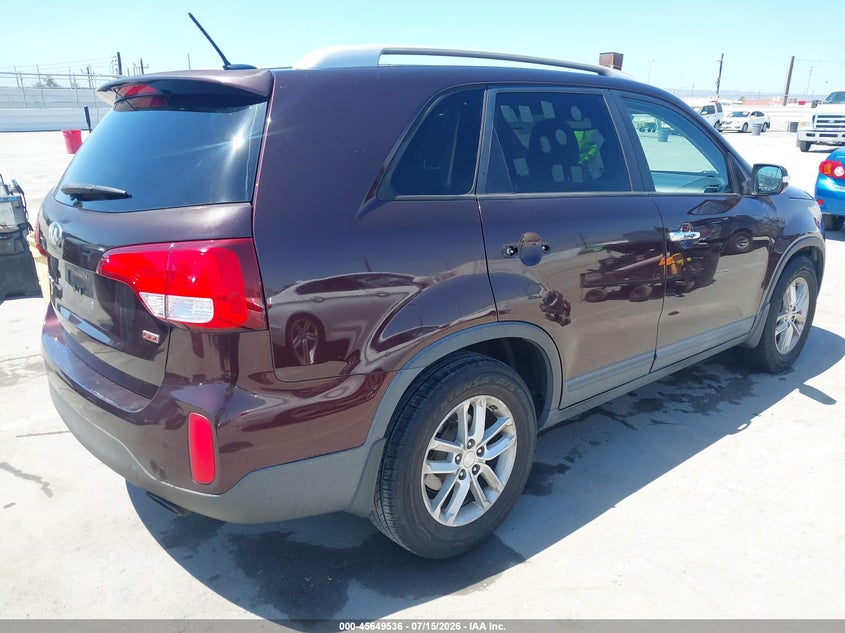 2014 Kia Sorento VIN 5XYKT3A68EG536247 IAAI salvage auction — NORMAL WEAR, Clear - Dealer Only (California), sold $1,225 on 2026-07-24 (photo 4)