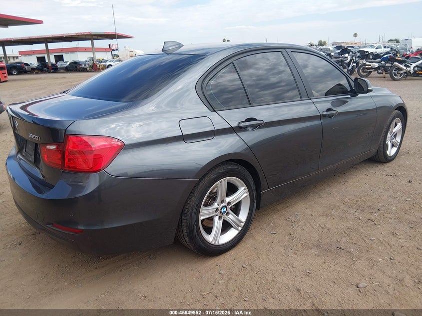 2015 BMW 3er VIN WBA3B1C51FK140069 IAAI salvage auction — NORMAL WEAR, Clear-Dealer Only (Arizona), sold $1,650 on 2026-07-28 (photo 4)