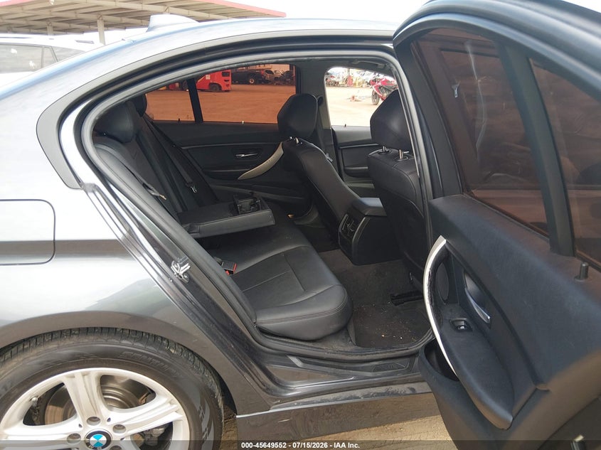 2015 BMW 3er VIN WBA3B1C51FK140069 IAAI salvage auction — NORMAL WEAR, Clear-Dealer Only (Arizona), sold $1,650 on 2026-07-28 (photo 8)