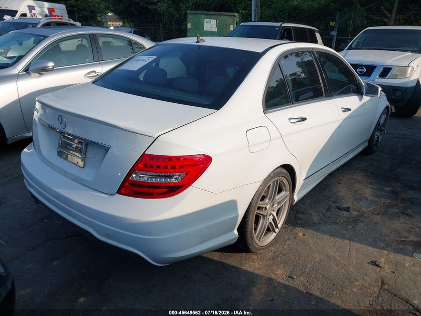 2014 Mercedes-benz C class VIN WDDGF4HB0EG248747 IAAI salvage auction — NORMAL WEAR, Clear (North Carolina), sold $1,050 on 2026-07-23 (photo 4)