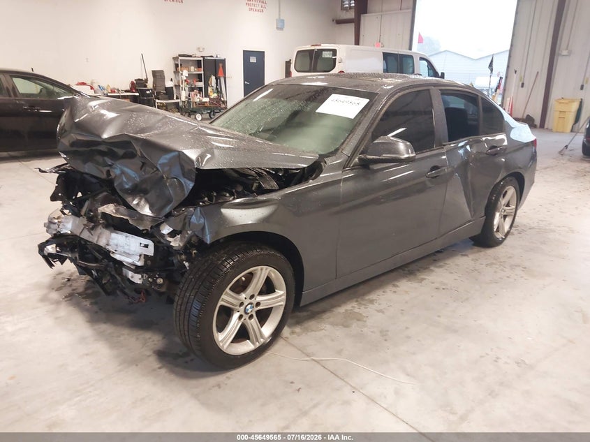 2015 BMW 3er VIN WBA3B3G56FNT17087 IAAI salvage auction — FRONT END, Salvage Title, sold $400 on 2026-08-20 (photo 2)