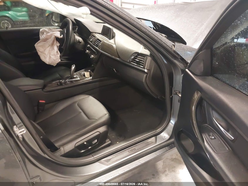 2015 BMW 3er VIN WBA3B3G56FNT17087 IAAI salvage auction — FRONT END, Salvage Title, sold $400 on 2026-08-20 (photo 5)