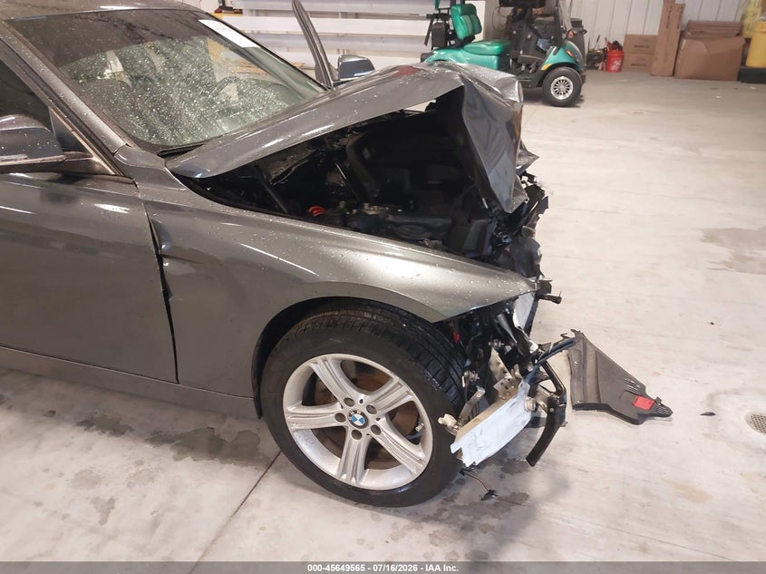 2015 BMW 3er VIN WBA3B3G56FNT17087 IAAI salvage auction — FRONT END, Salvage Title, sold $400 on 2026-08-20 (photo 6)