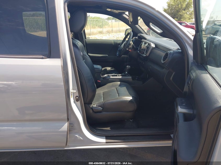 2018 Toyota Tacoma VIN 3TMCZ5AN8JM163102 IAAI salvage auction — FRONT & REAR, Salvage Title, sold $12,100 on 2026-08-05 (photo 5)