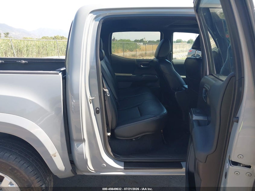 2018 Toyota Tacoma VIN 3TMCZ5AN8JM163102 IAAI salvage auction — FRONT & REAR, Salvage Title, sold $12,100 on 2026-08-05 (photo 8)