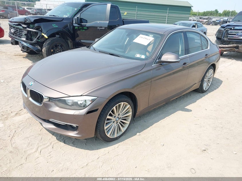 2013 BMW 3 series VIN WBA3B5C55DF595987 IAAI salvage auction — NORMAL WEAR, Clear (Pennsylvania), sold $125 on 2026-07-21 (photo 2)