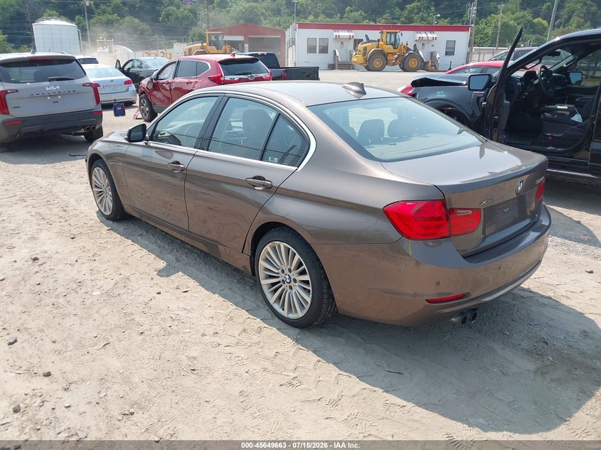 2013 BMW 3 series VIN WBA3B5C55DF595987 IAAI salvage auction — NORMAL WEAR, Clear (Pennsylvania), sold $125 on 2026-07-21 (photo 3)