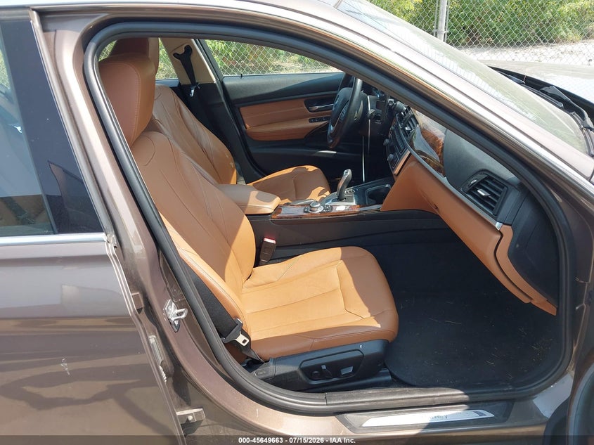 2013 BMW 3 series VIN WBA3B5C55DF595987 IAAI salvage auction — NORMAL WEAR, Clear (Pennsylvania), sold $125 on 2026-07-21 (photo 5)