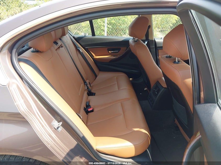 2013 BMW 3 series VIN WBA3B5C55DF595987 IAAI salvage auction — NORMAL WEAR, Clear (Pennsylvania), sold $125 on 2026-07-21 (photo 8)