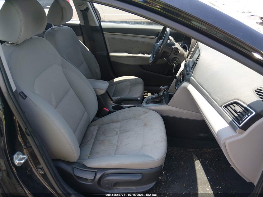 2017 Hyundai Elantra VIN KMHD84LF9HU098351 IAAI salvage auction — NORMAL WEAR, Clear (New Mexico), sold $25 on 2026-07-29 (photo 5)