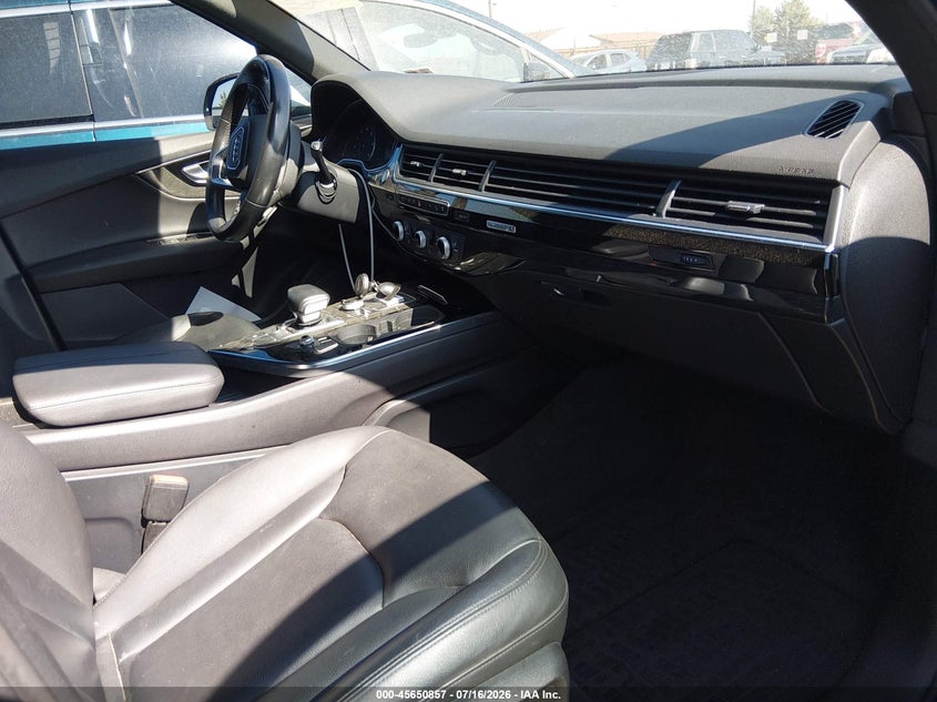 2017 Audi Q7 VIN WA1LAAF73HD016275 IAAI salvage auction — NORMAL WEAR, Clear (Colorado), sold $525 on 2026-07-28 (photo 5)