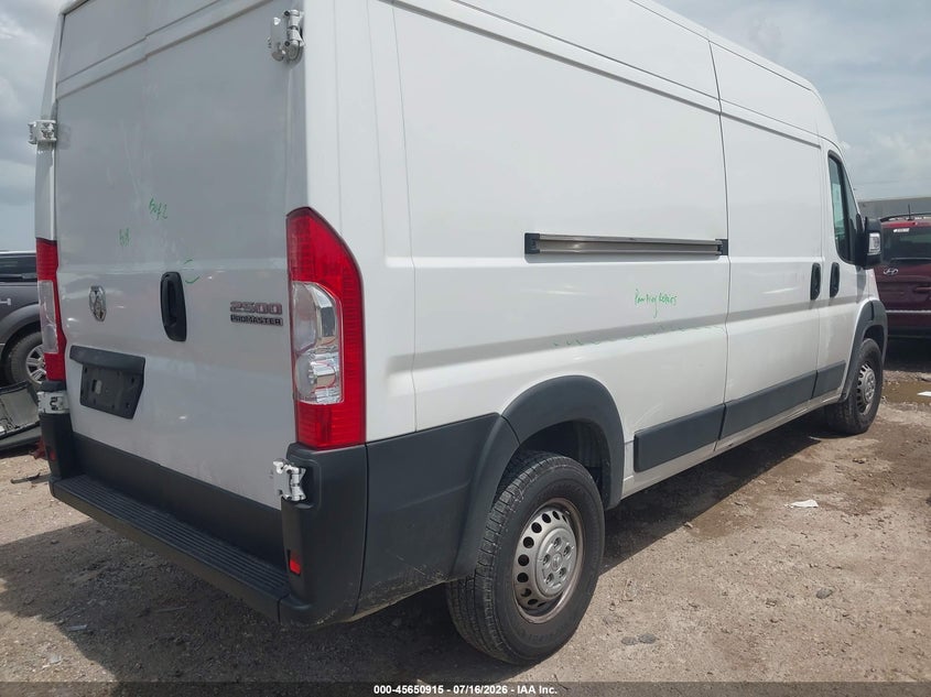 2025 Ram Promaster city VIN 3C6LRVDG5SE504097 IAAI salvage auction — RIGHT SIDE, Salvage Title, sold $17,500 on 2026-07-30 (photo 4)