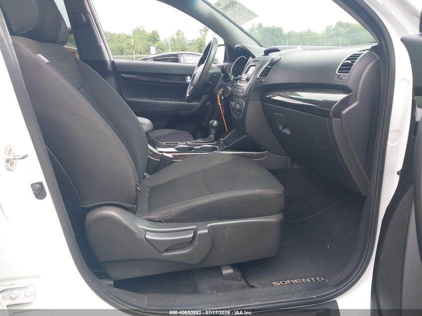 2014 Kia Sorento VIN 5XYKT3A65EG445212 IAAI salvage auction — NORMAL WEAR, Clear (Connecticut), sold $925 on 2026-07-23 (photo 5)