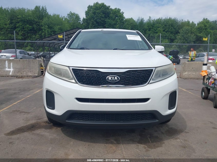 2014 Kia Sorento VIN 5XYKT3A65EG445212 IAAI salvage auction — NORMAL WEAR, Clear (Connecticut), sold $925 on 2026-07-23 (photo 6)