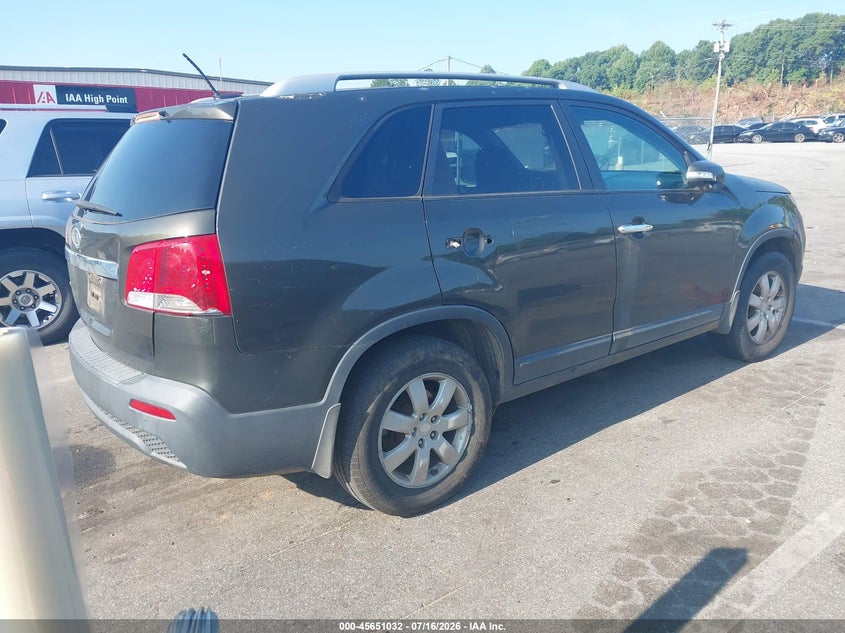 2011 Kia Sorento VIN 5XYKT3A17BG147793 IAAI salvage auction — NORMAL WEAR, Clear (North Carolina), sold $1,200 on 2026-07-23 (photo 4)