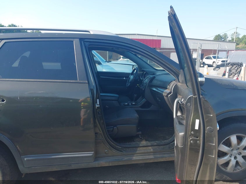 2011 Kia Sorento VIN 5XYKT3A17BG147793 IAAI salvage auction — NORMAL WEAR, Clear (North Carolina), sold $1,200 on 2026-07-23 (photo 5)