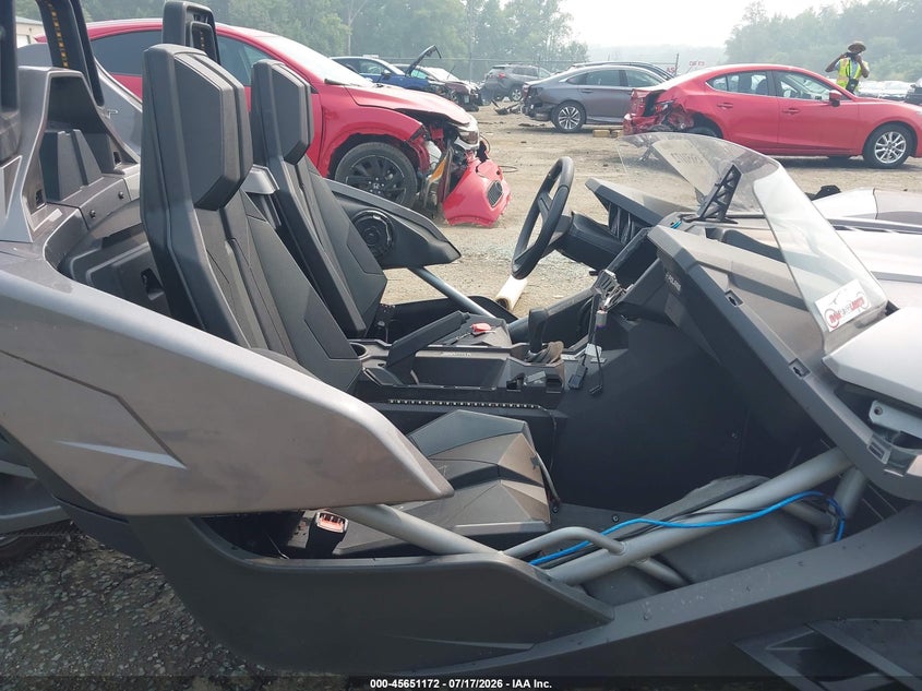 2015 Polaris Slingshot VIN 57XAASFA1F5104481 IAAI salvage auction — ELECTRICAL, Salvage Title, sold $5,500 on 2026-08-24 (photo 5)