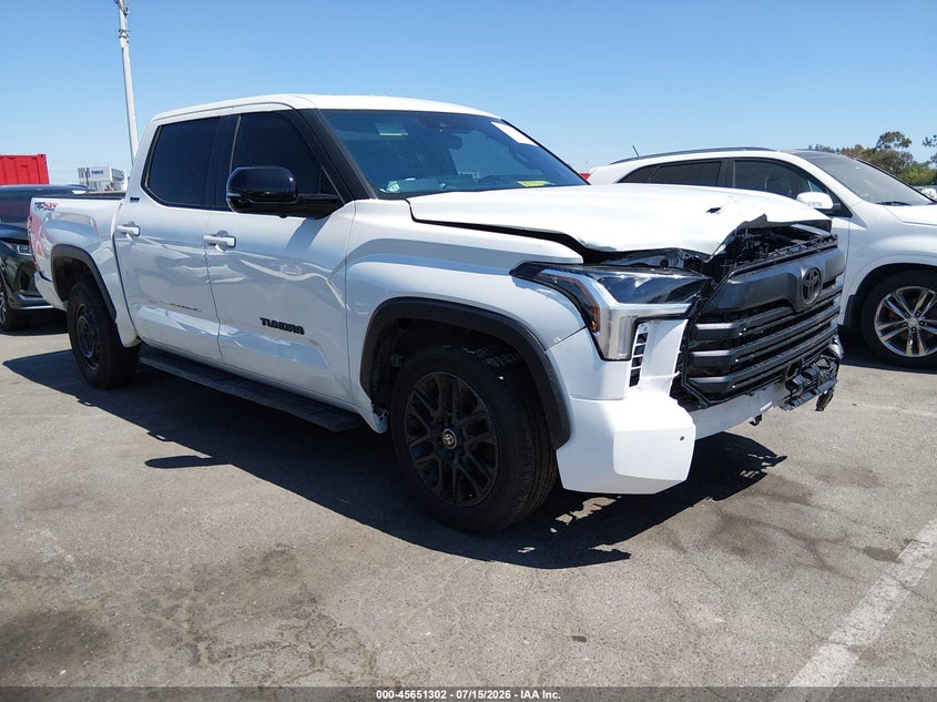 2025 Toyota Tundra VIN 5TFWA5DB4SX328337 — IAAI salvage auction photo