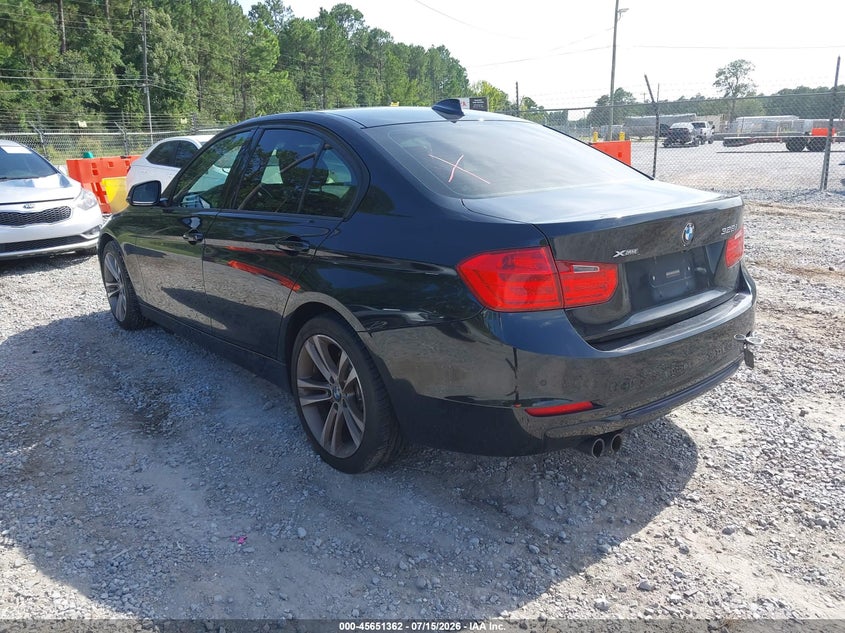 2015 BMW 3er VIN WBA3B3G52FNR87879 IAAI salvage auction — NORMAL WEAR, Clear (Michigan), sold $1,350 on 2026-07-27 (photo 3)