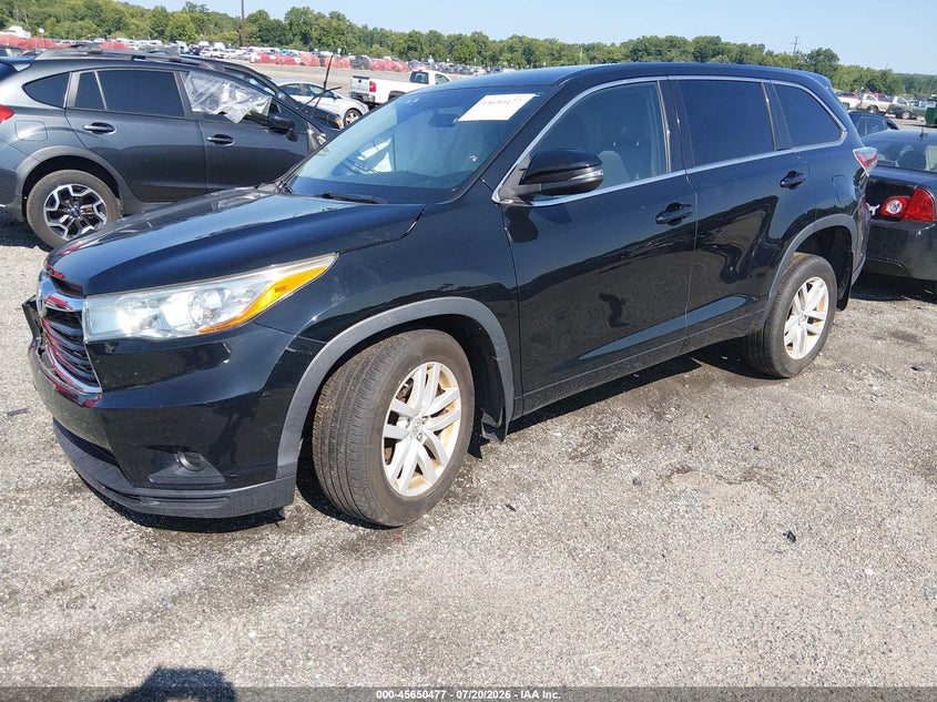 2015 Toyota Highlander VIN 5TDBKRFHXFS195227 IAAI salvage auction — RIGHT FRONT, Salvage Title, sold $4,100 on 2026-08-01 (photo 2)