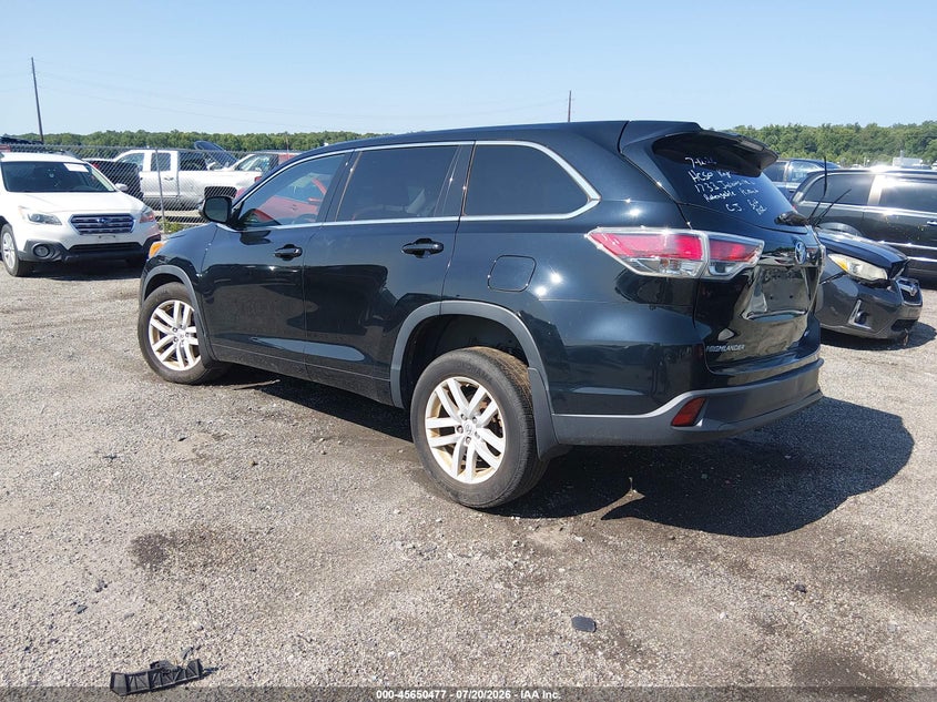 2015 Toyota Highlander VIN 5TDBKRFHXFS195227 IAAI salvage auction — RIGHT FRONT, Salvage Title, sold $4,100 on 2026-08-01 (photo 3)