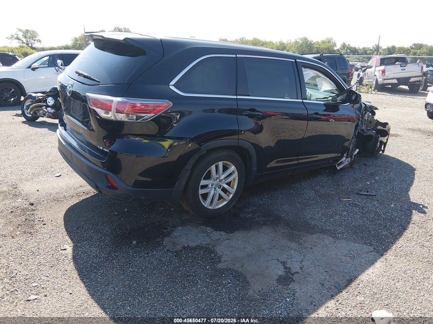 2015 Toyota Highlander VIN 5TDBKRFHXFS195227 IAAI salvage auction — RIGHT FRONT, Salvage Title, sold $4,100 on 2026-08-01 (photo 4)