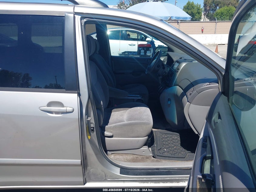 2006 Toyota Sienna VIN 5TDZA23C86S411383 IAAI salvage auction — NORMAL WEAR, Salvage Title - Dealer (California), sold $225 on 2026-07-29 (photo 5)