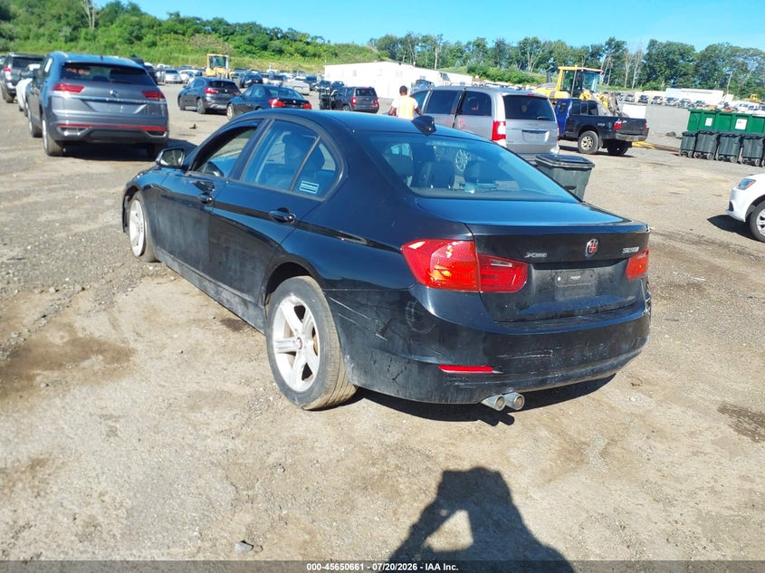 2013 BMW 3er VIN WBA3B5C50DJ598664 IAAI salvage auction — NORMAL WEAR, Clear (New Jersey), sold $400 on 2026-07-30 (photo 3)