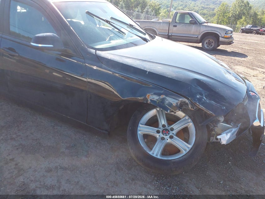 2013 BMW 3er VIN WBA3B5C50DJ598664 IAAI salvage auction — NORMAL WEAR, Clear (New Jersey), sold $400 on 2026-07-30 (photo 6)