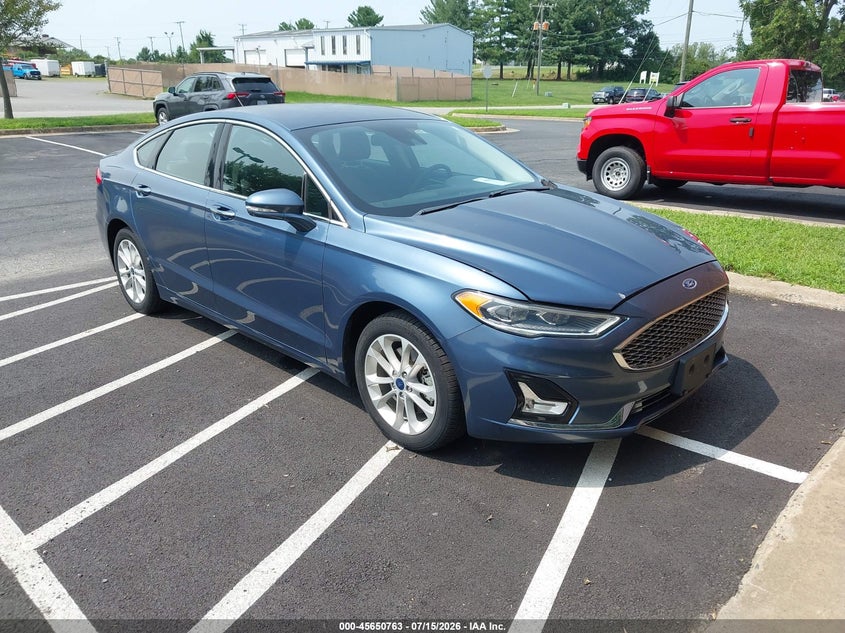 2019 Ford Fusion VIN 3FA6P0SU6KR274883 — IAAI salvage auction photo