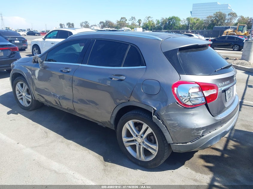 2018 Mercedes-benz Gla-klasse VIN WDCTG4GB0JJ370099 IAAI salvage auction — SIDE, Wait Title, sold $4,550 on 2026-08-19 (photo 3)