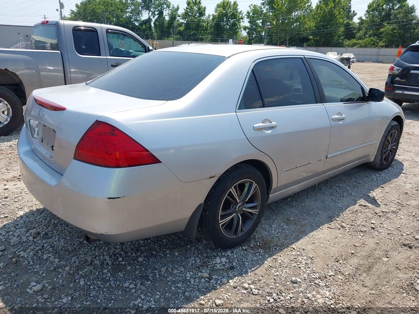 2007 Honda Accord VIN JHMCM56347C005192 IAAI salvage auction — NORMAL WEAR, Original (Ohio), sold $300 on 2026-07-30 (photo 4)