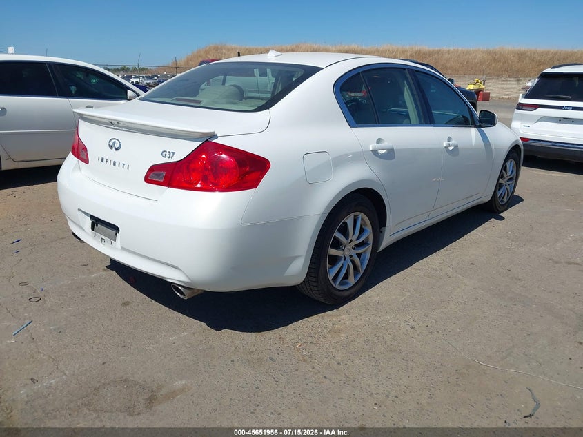 2009 Infiniti G37 VIN JNKCV61E39M310255 IAAI salvage auction — NORMAL WEAR, Clear - Dealer Only (California), sold $575 on 2026-07-29 (photo 4)