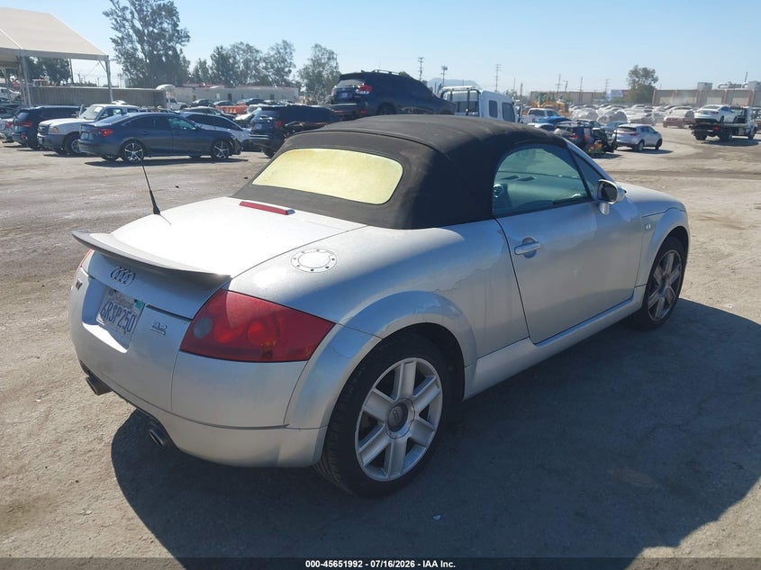2004 Audi Tt VIN TRUUF28NX41020838 IAAI salvage auction — THEFT, Clear - Dealer Only (California), sold $1,600 on 2026-07-22 (photo 4)