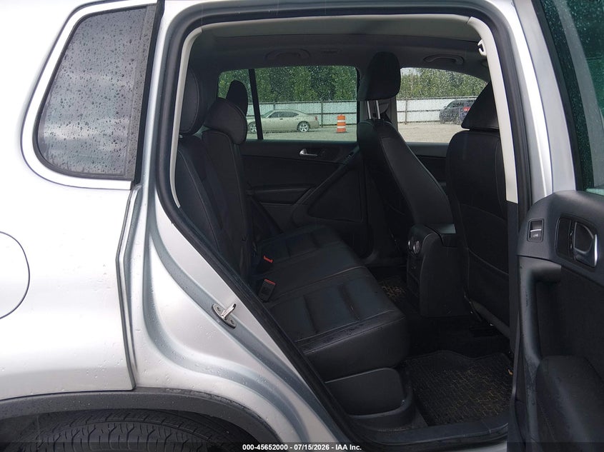 2012 Volkswagen Tiguan VIN WVGBV7AX5CW531321 IAAI salvage auction — NORMAL WEAR, Salvage (Wisconsin), sold $475 on 2026-07-27 (photo 8)